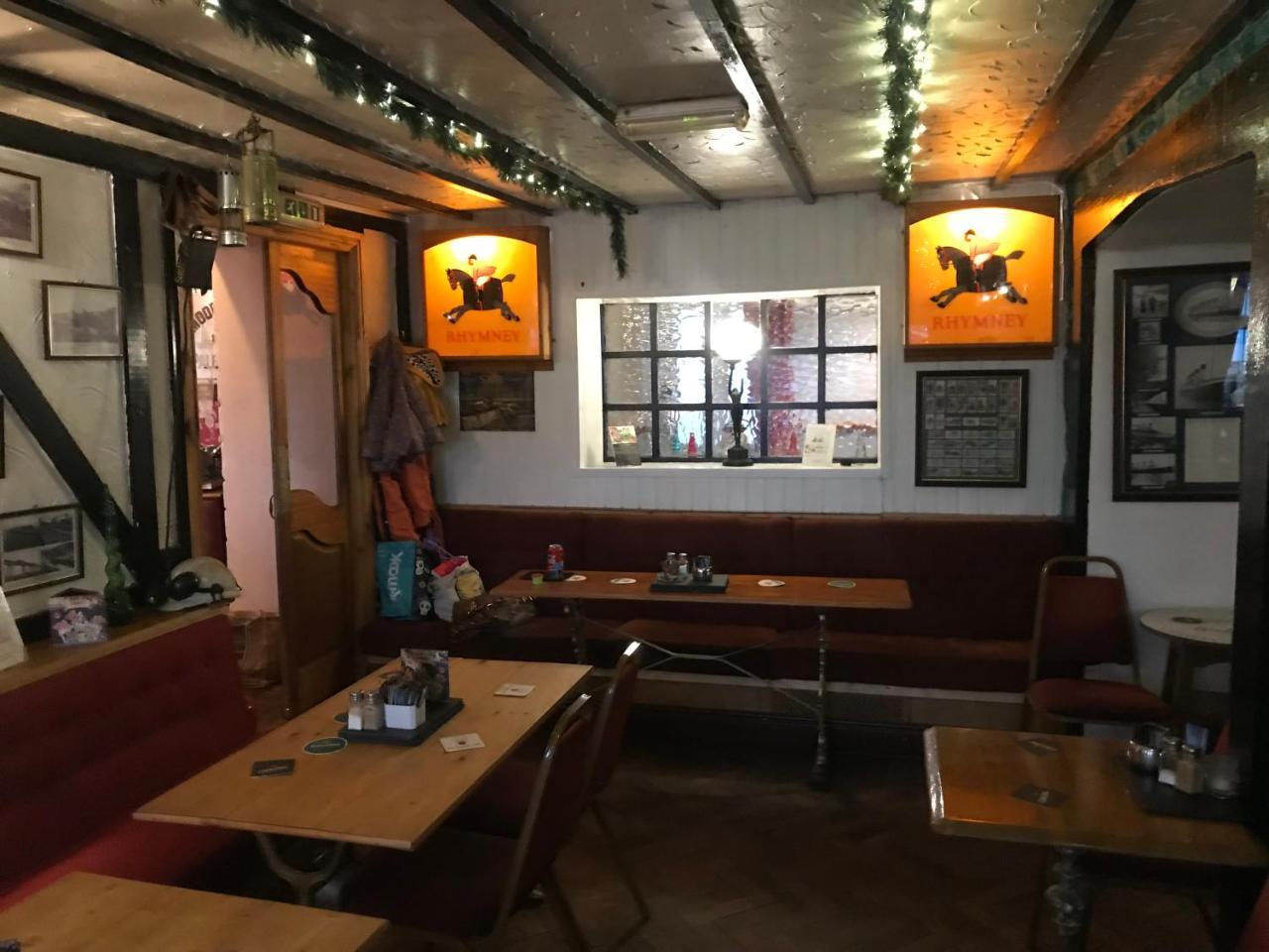 Prince Of Wales Inn Rhymney Ngoại thất bức ảnh